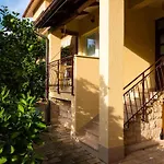 Apartment Luiza With Terrace,
