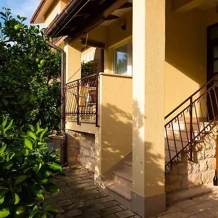 Appartamento Luiza With Terrace,