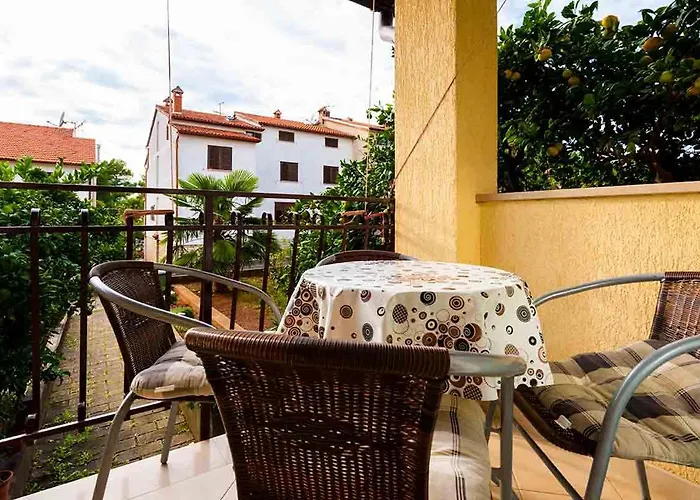 Luiza With Terrace, Lejlighed