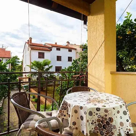 Lägenhet Luiza With Terrace, Rovinj